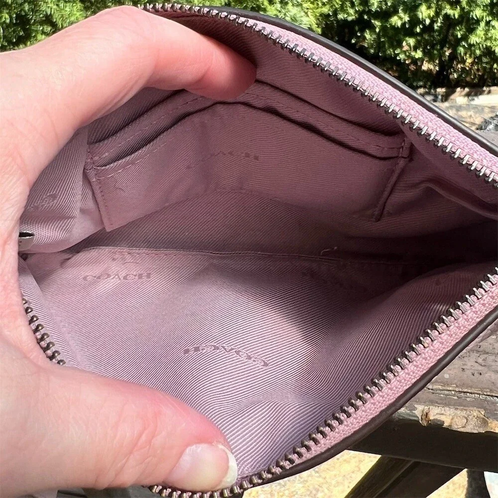 COACH Pink Mauve Small Pebble Leather Wristlet Wallet Gunmetal Hardware AUTHENTC